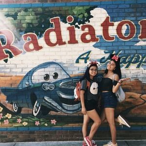 Meet your Posher, Mia